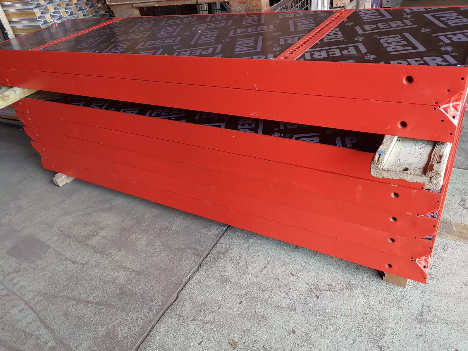 Peri Trio rénové avec un nouveau revêtement de coffrage - Image 6