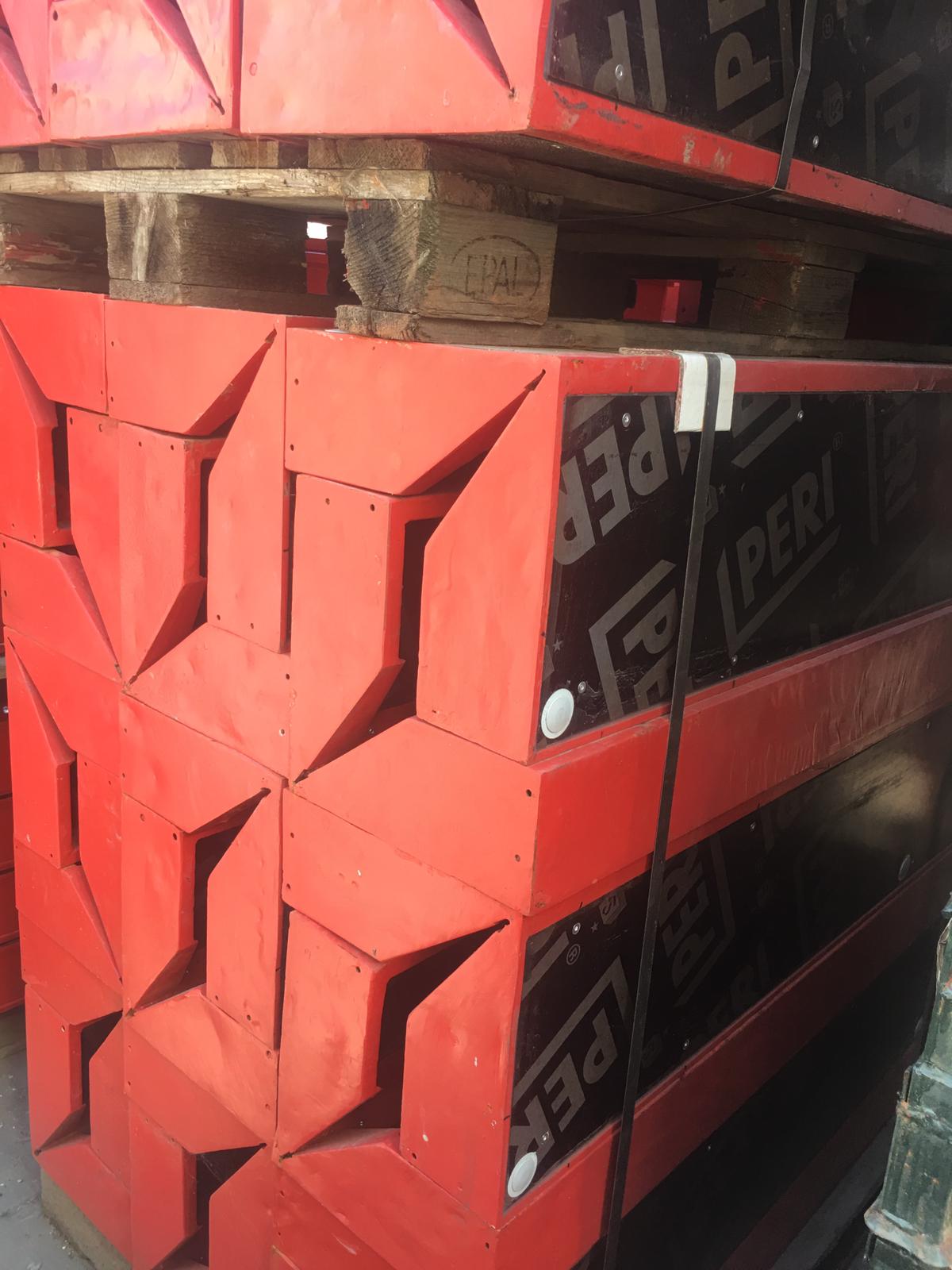 Peri Trio rénové avec un nouveau revêtement de coffrage - Image 14