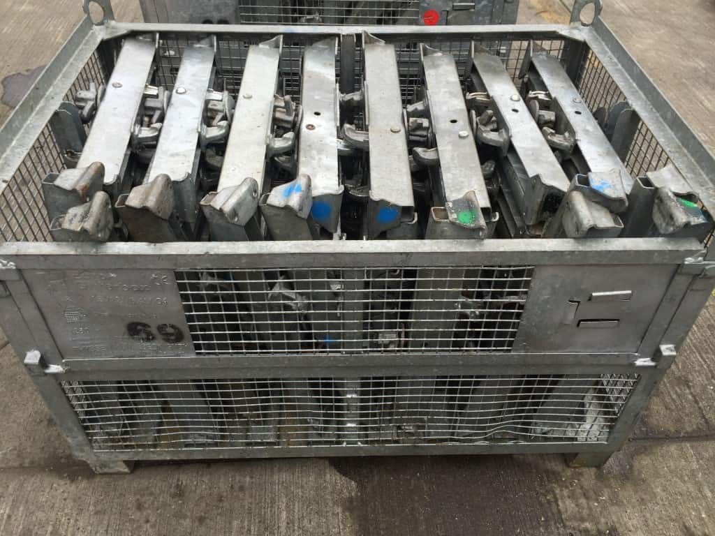 Manto straightening clamp - Image 2