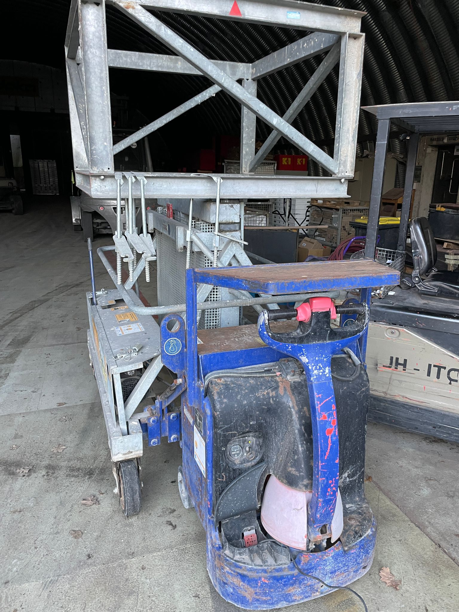 Doka Tischkopf 30 + 20 + Umsetzwagen DF + el. Antrieb – Bild 6