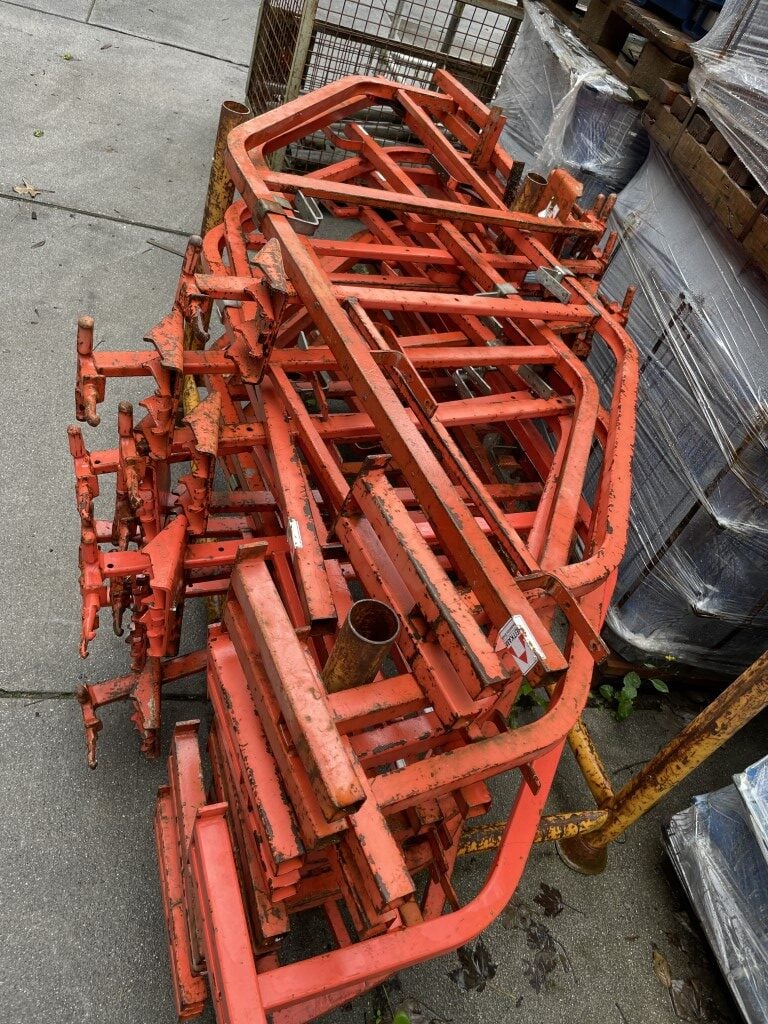 Кронштейн для строительных лесов Peri TRG 100/112