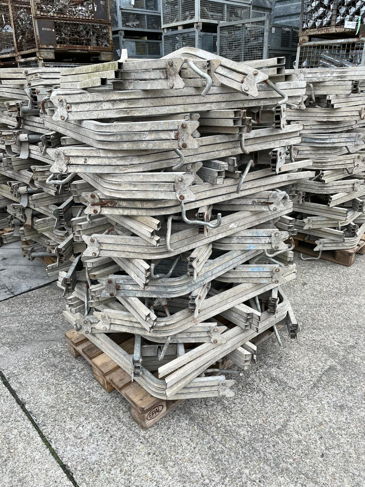 Peri Multiprop Dreibeine – Bild 3