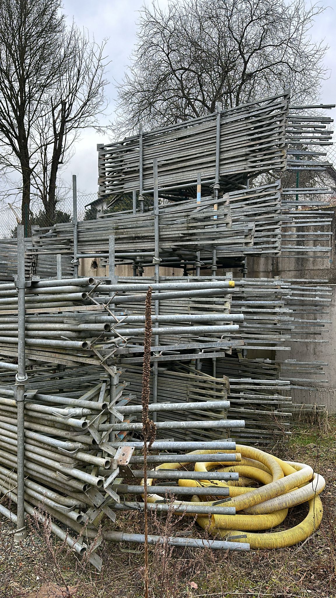 Suspended scaffolding